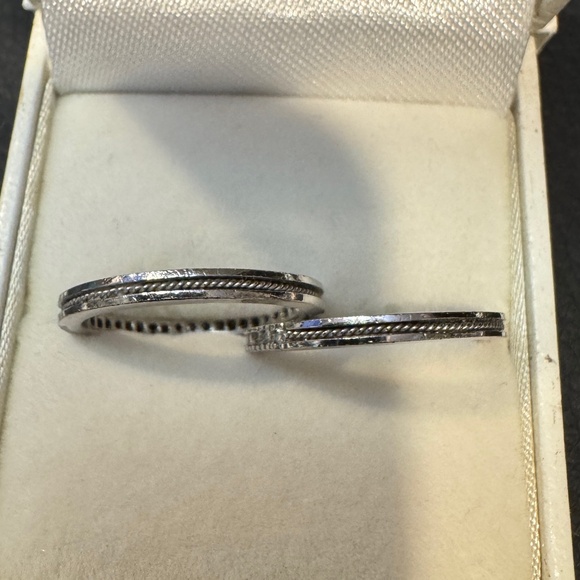 Hidalgo 18K White Gold Diamond Bands - Picture 3 of 7